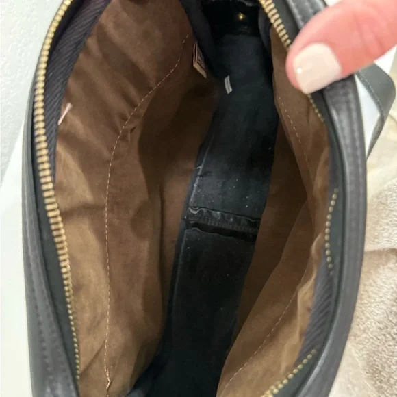 Vintage Dooney and Burke leather crossbody - Picture 5 of 9